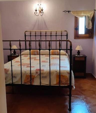 Crivillen Casa Rural La Criva מראה חיצוני תמונה