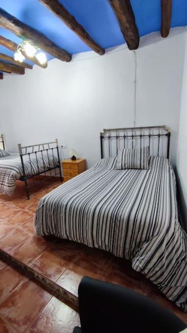Crivillen Casa Rural La Criva מראה חיצוני תמונה