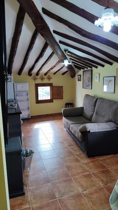 Crivillen Casa Rural La Criva מראה חיצוני תמונה
